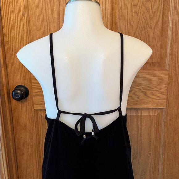 EIGHT PARIS Black Velvet V-Neck Mini Dress - Picture 4 of 8